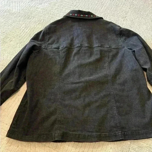 Alia Black Denim Jacket Embroidered Design 18 - Picture 11 of 12